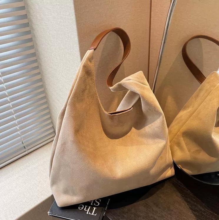 Retro matte capacious demi-season shoulder bag