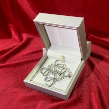 金色pu拉丝皮时尚胸针盒徽章盒现货包装批发发夹饰品盒子