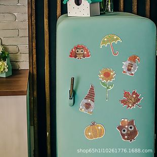 Handmade DIY diamond painting refrigerator sticker creative magnetic sticker autumn decoration cartoon keychain accessories bag hanging decoration