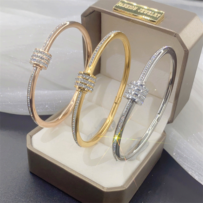 25g Weight 18K Gold Plated Plating Material Fashion Geometric Titanium Steel Plating Rhinestones Bangle