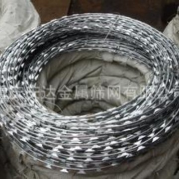 重庆筛网螺旋型交叉蛇腹型刀片刺绳网 防爬网铁蒺藜网刮刀型刺网