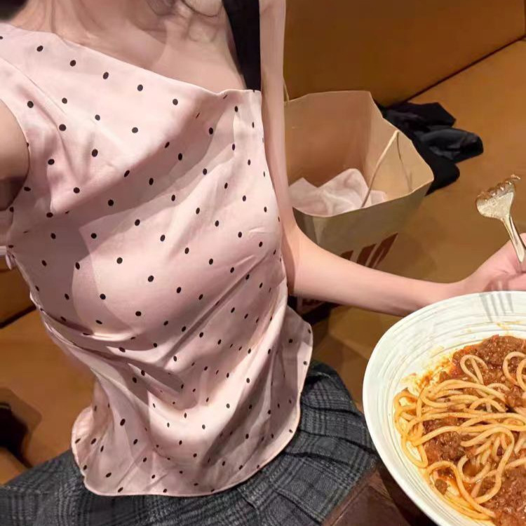 Yeyuan Pink Wave Dot Slant Shoulder Camisole Vest Women's Summer Niche Design Sense T-shirt Slim-fit Slimming Sleeveless Top