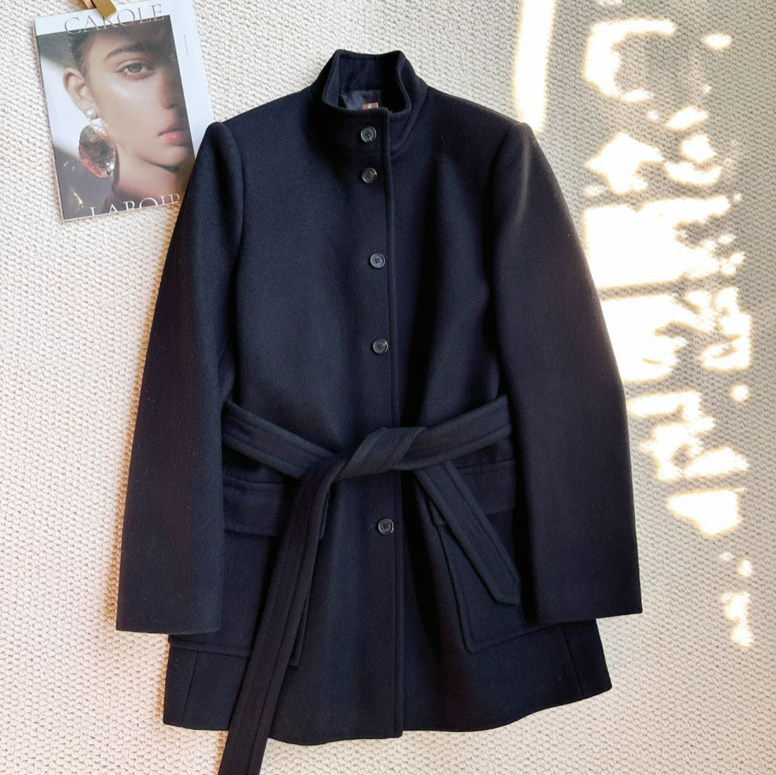 In Stock/Black Stand-Up Collar Slim-Fit Mid-Length Woolen Coat, Same Style as for Homebodies