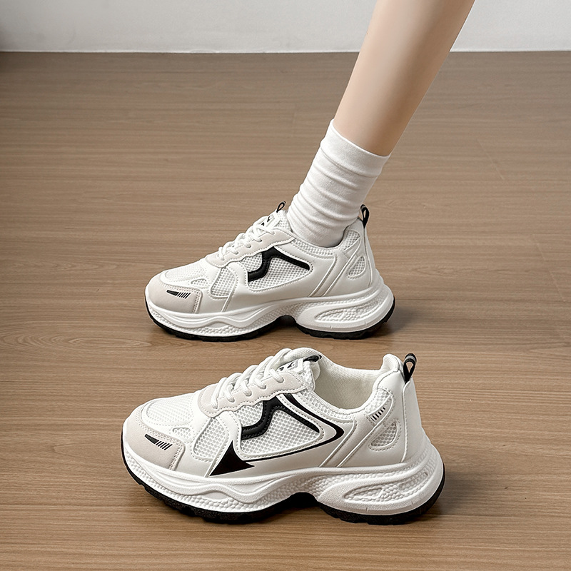 2025 nuevas zapatillas deportivas de primavera y otoño de mujeres, zapatos de corrida antideslizantes de malla transpirables, zapatos de moda de suela gruesa, comercio exterior