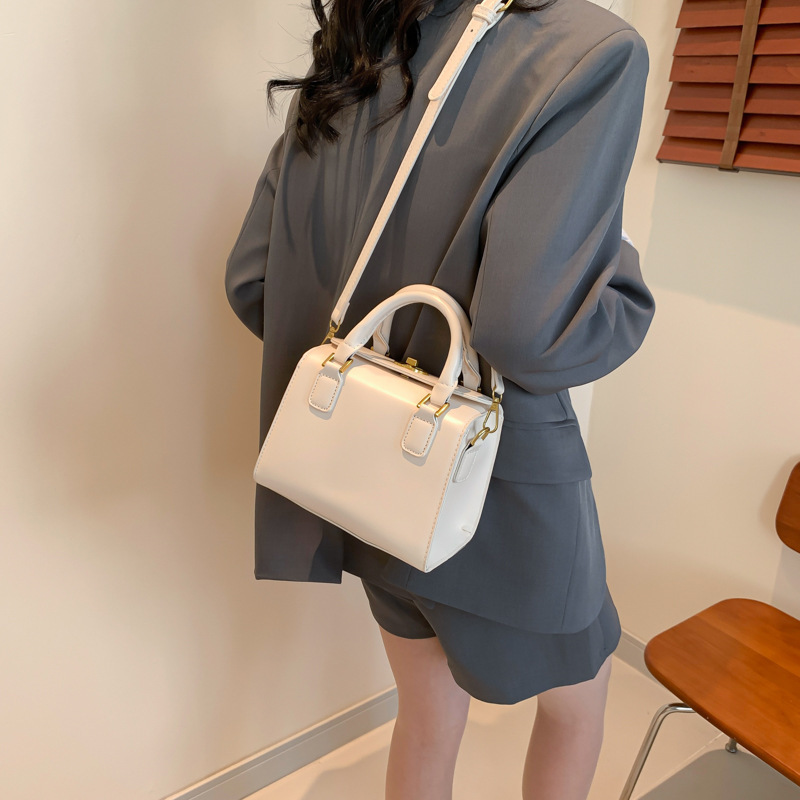 Francia nicho bolso de mano bolso de mujer 2024 nuevo estilo estilo estilo estilo bolso de hombro retro bolso de mochila cuadrado