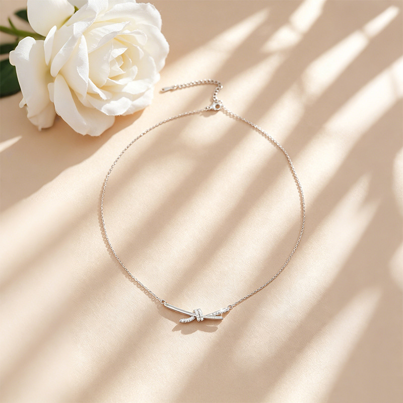 Minimalist Knot Pendant Necklace | Dainty Copper Clavicle Chain for Summer | Elegant & Versatile Fashion Jewelry (Wholesale)