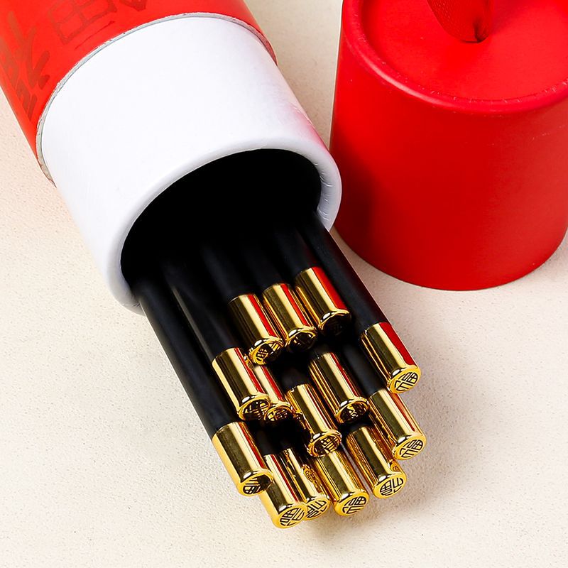 Juego de palillos de regalo de estilo de marea nacional, palillos de madera de ala de pollo, rojo chino, festivo, traje de cilindro de firma cara, suministro rápido al por mayor