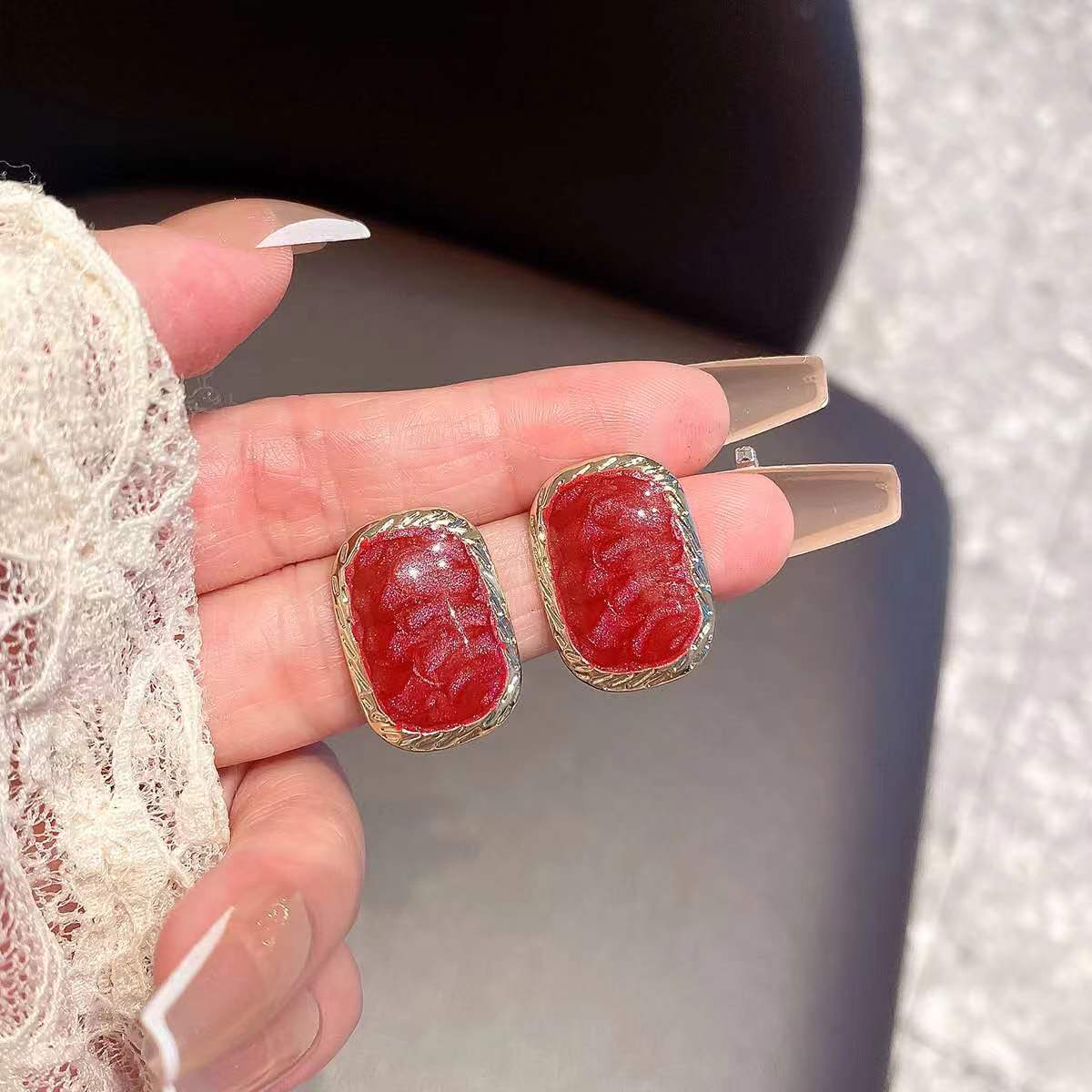 Retro geometric square burgundy small design earrings
