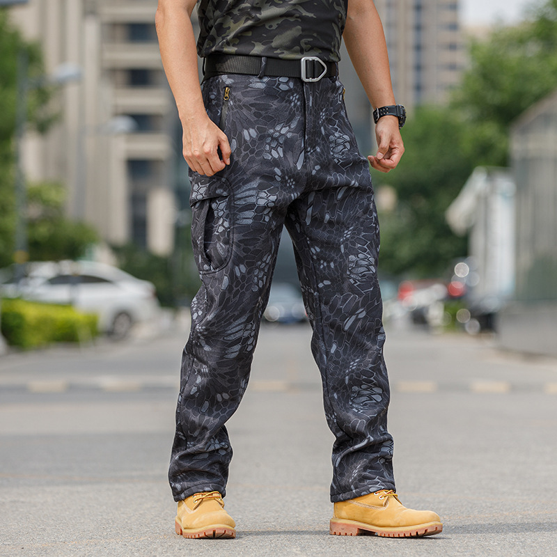 Deportes al aire libre más pantalones de asalto de caparazón suave de piel de tiburón de terciopelo pantalones de senderismo para hombre pantalones de terciopelo de lana venta directa de fábrica