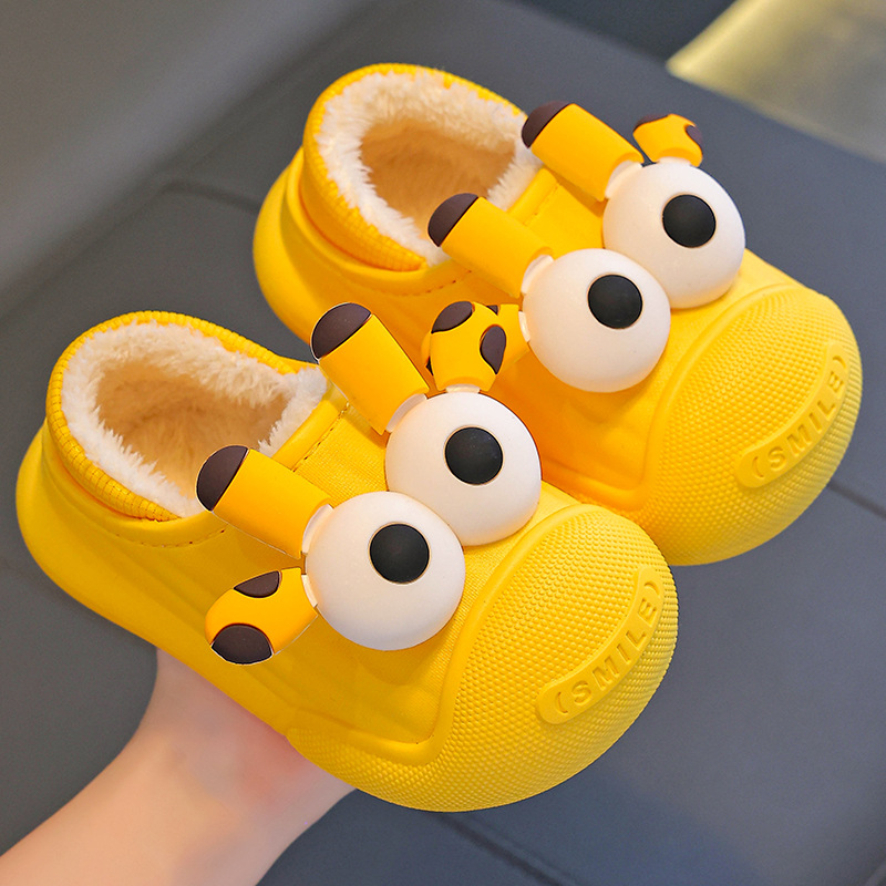 Otoño y invierno zapatos de algodón para niños, niñas y niñas lindos impermeables, antideslizantes, cálidos y terciados, zapatillas de algodón para niños pequeños y medianos.