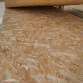 E0级欧松板12mm松木osb木板材刨花板酚醛胶密度定向板颗粒板环保