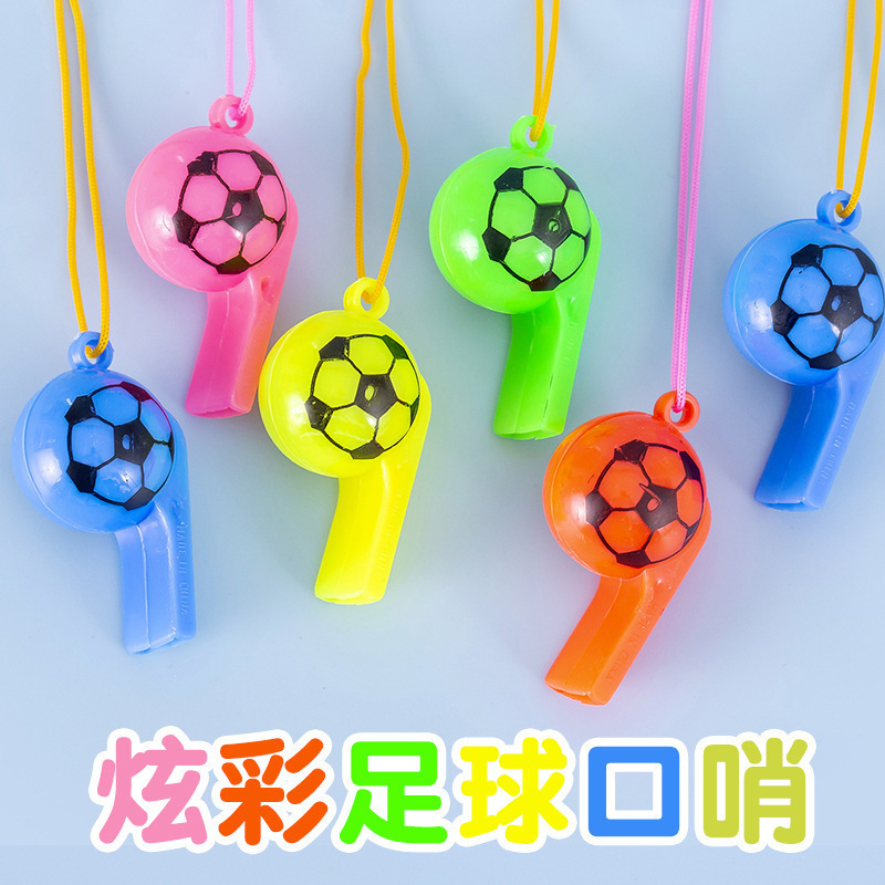 夜市の屋台、小物、義烏の赤い光る小さなおもちゃ、子供向けギフトを販売する屋台|undefined