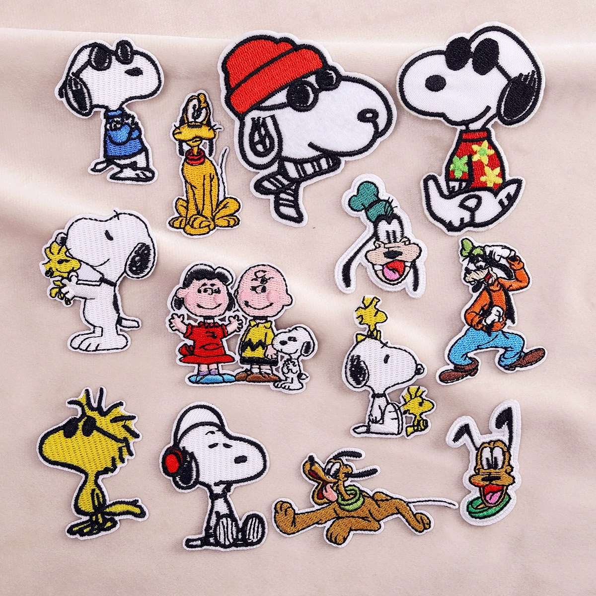 Изысканные мультипликационные наклейки с вышивкой