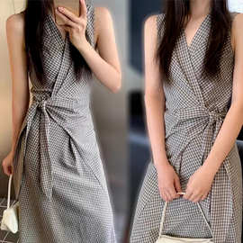 大码法式复古2026夏季新款甜美收腰格子系带不规则背心无袖连衣裙
