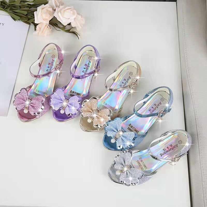New 2022 summer crystal girls princess shoes little girl performance high heel sandals Huizhou factory a generation of hair