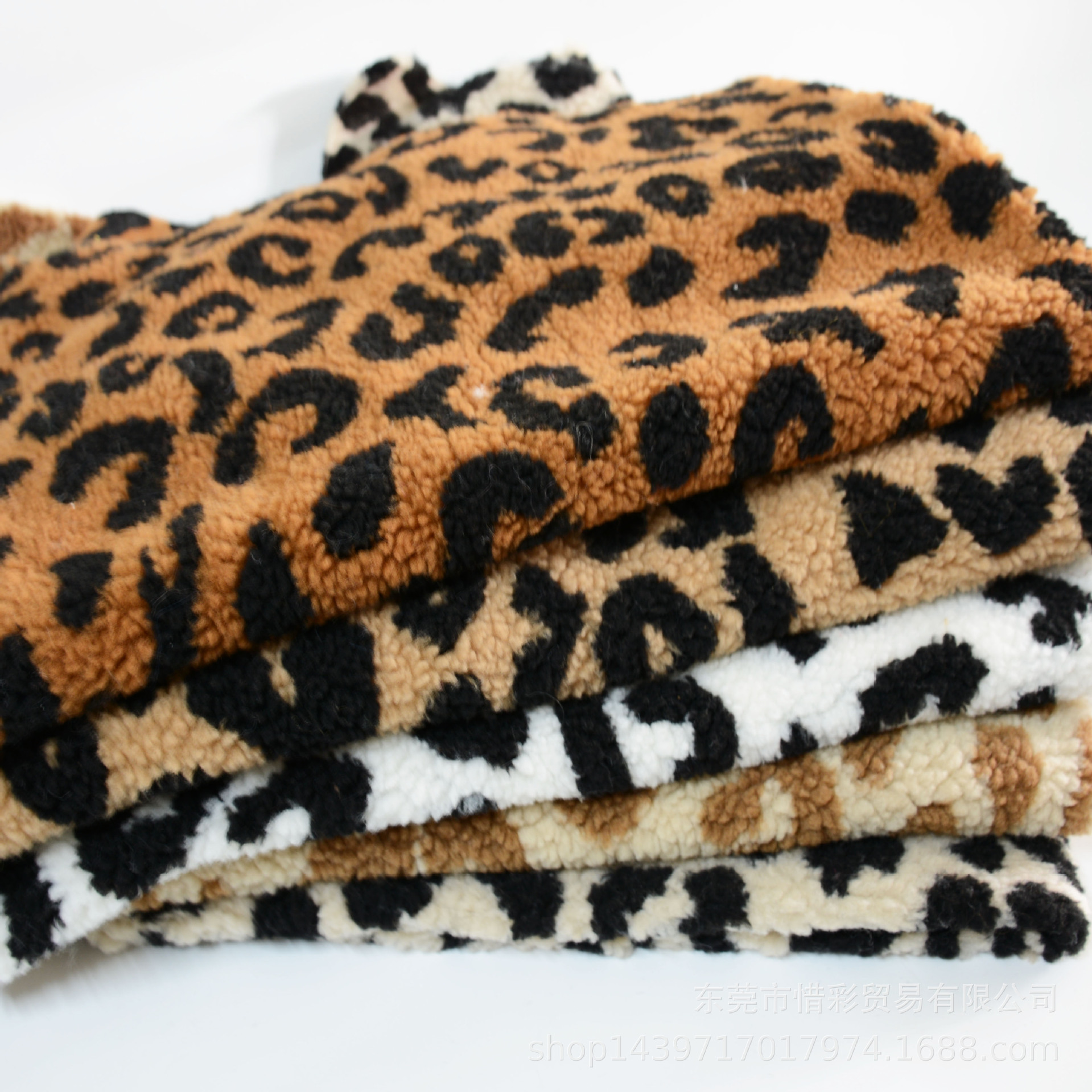 现货供应 羊羔毛豹纹 提花颗粒绒 箱包服装外套玩具家纺毛绒面料