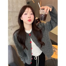 十三行慵懒风爱心包扣时髦彩色设计针织外套米白色春秋季新品开衫