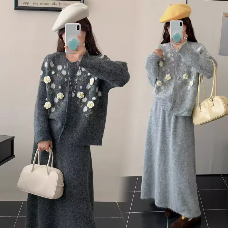 现货2025秋冬新款时尚重工订花显瘦减龄孕妇毛衣+半身裙孕妇套装|undefined