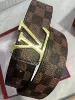 Cash buckle