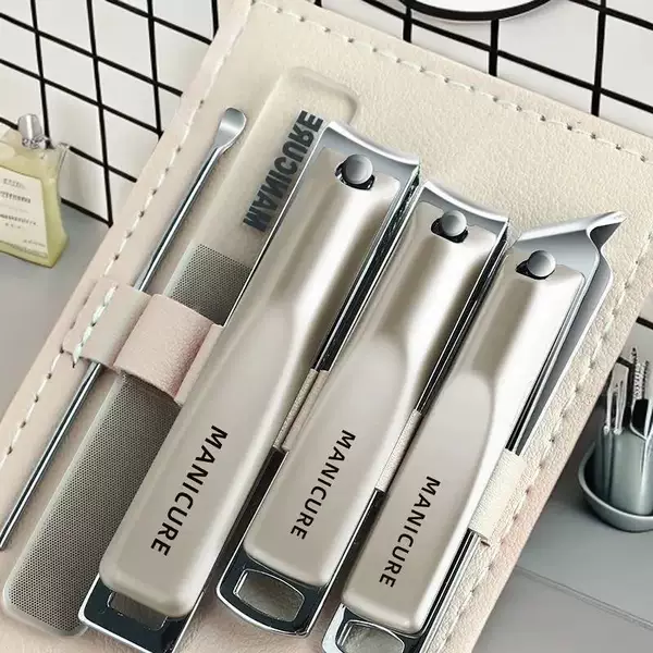 Xinjiang can provide household nail scissors, manicure tools, convenient nail clippers for men and women, and ear picks