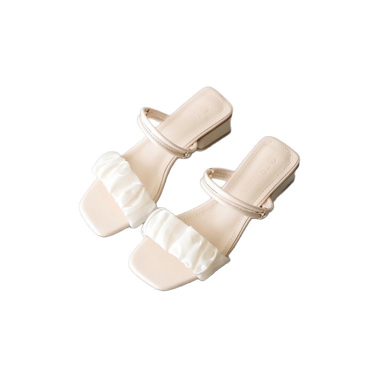Sandalias para mujeres 2026 verano nuevo estilo exterior tacones gruesos antideslizantes red roja tacones franceses de hadas dos zapatillas frías image 5