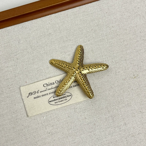 Golden starfish brooch Z-4598