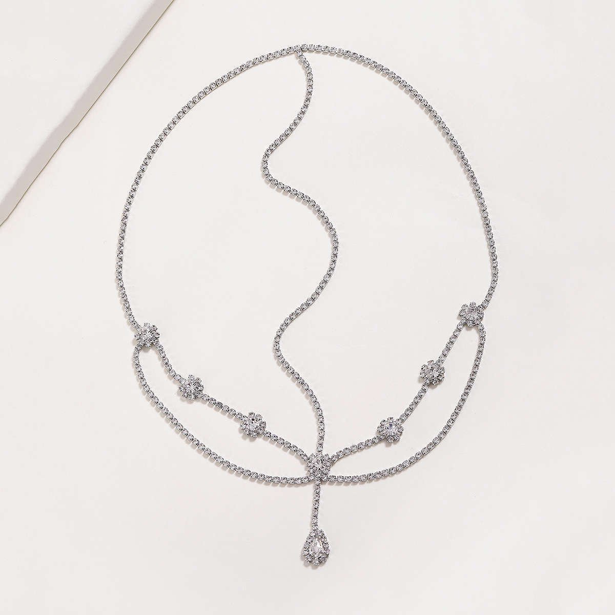 Tocado de cristal exótico frente decoración ceja colgante garra cadena flash diamante cadena traje antiguo Hanfu atmósfera sensación de frío accesorios para el cabello