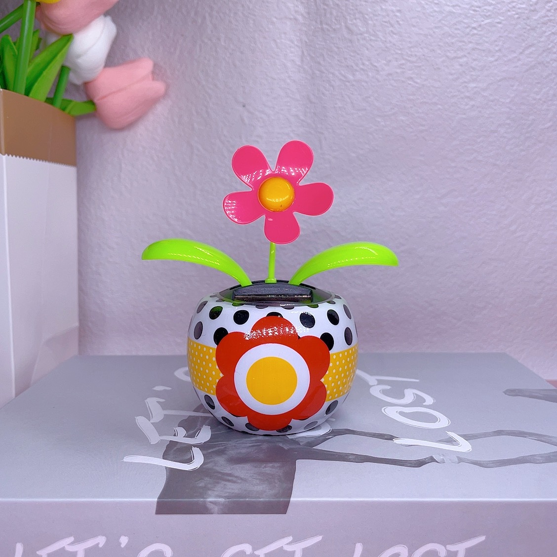 New solar apple flower car ornaments cross-border for solar automatic swing flower car decorations