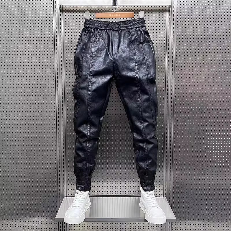 Men's winter warm fleece-lined leather pants, slim fit, thickened casual pants, trendy Korean style PU leather jogger pants, cool and stylish motorcycle pants