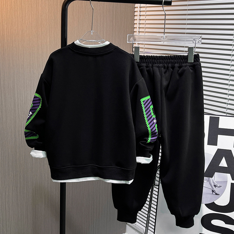 Popular 2024 niños primavera nuevo casual suéter de los niños de dos piezas estilo coreano estilo occidental medio y grande traje de los muchachos