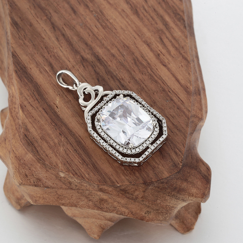 Chapado en blanco (colgante único sin cadena)