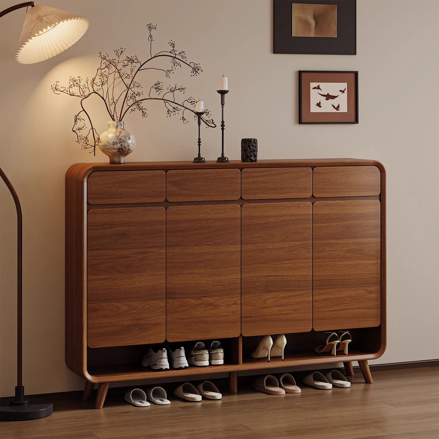 Gabinete de zapatos de madera maciza puerta doméstica 2025 nuevo tipo explosivo de alta calidad en el hogar almacenamiento de almacenamiento integrado Gabinete de puerta de entrada de estilo medieval