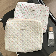 A fresh and simple floral cosmetic bag organizer for girls, students, portable, large capacity travel bag, cotton fabric handbag