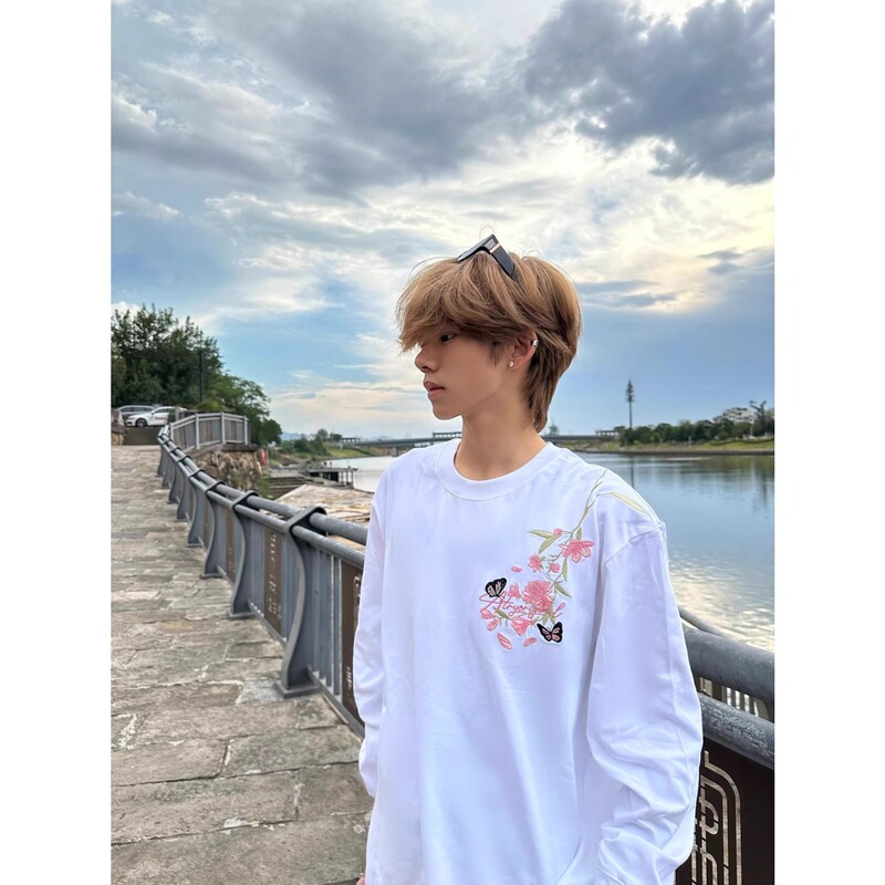 Oxygen-Like Plant Embroider Long-Sleeved T-Shirt for Men 2025 Autum Popular Couple Loose Casual Round Neck Top