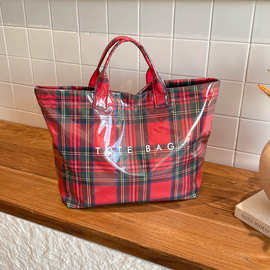 休闲通勤大容量轻便格子防水PVC新款时尚撞色单肩包大学生托特包