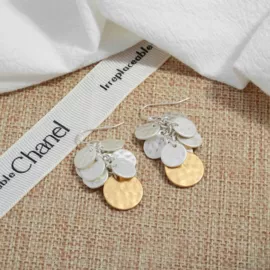 耳环;项链;手镯