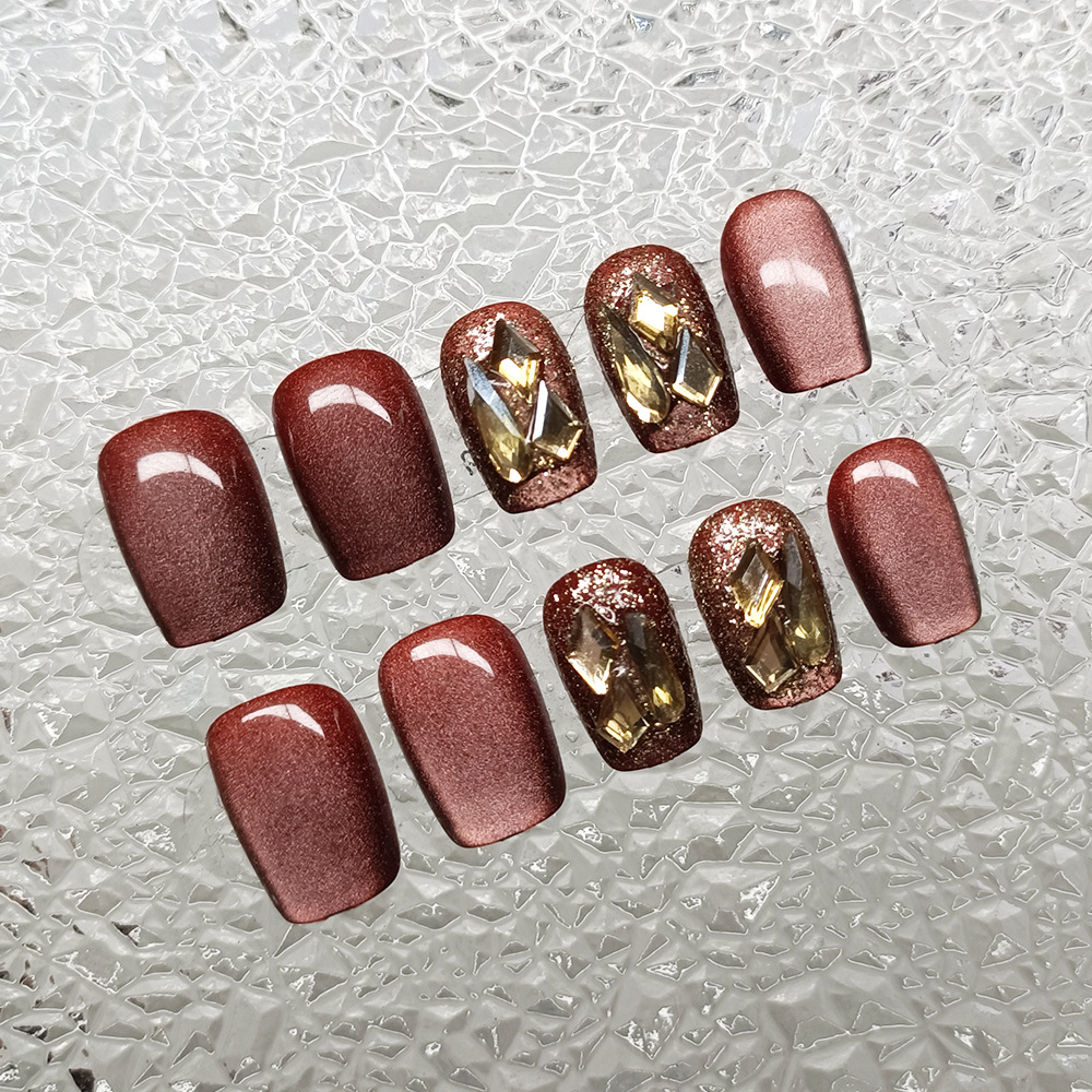 Diamantes rotos adornados ojo de gato armadura de desgaste de moda 30 piezas de uñas de uñas tridimensionales pegatinas de uñas de lujo ligero al por mayor