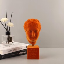 现代简约橙色树脂植绒维纳斯女神人物摆件玄关书房酒店家居装饰品