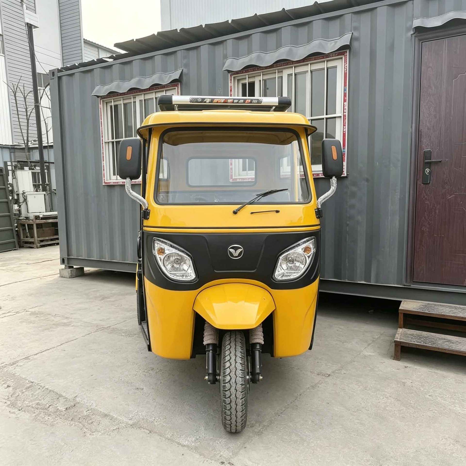 Solar-Powered Tricycle, Small Three-Wheeled Vehicle for Cross-Border Multi-Seat Sightseeing Tourism, Passenger Transport Tricycle for Africa, Foreign Trade