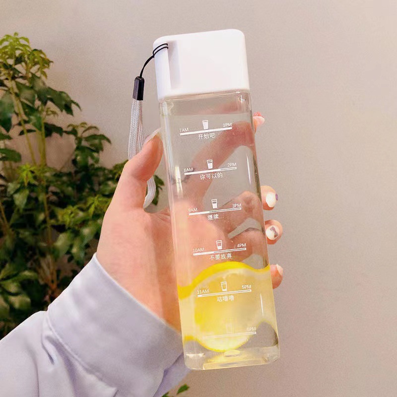 Taza de agua cuadrada simple al por mayor taza portátil personalizada TAZA ROJA neta creativa resistente a la caída taza de plástico a prueba de fugas logotipo fijo