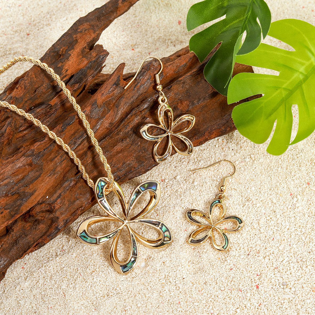 Conjunto minimalista de joyería con concha natural de abulón, flor dorada galvanizada estilo vacaciones de playa