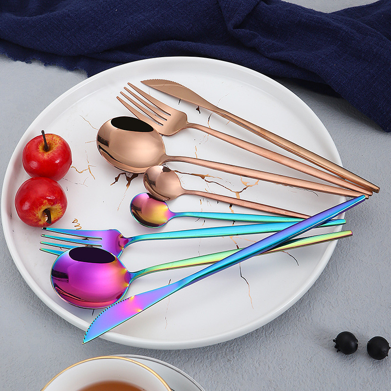 Amazon caja de regalo de Navidad transfronteriza cuchillo de acero inoxidable portugués, tenedor y cuchara conjunto de cuatro piezas cuchillo de carne y tenedor cuchara de comida principal