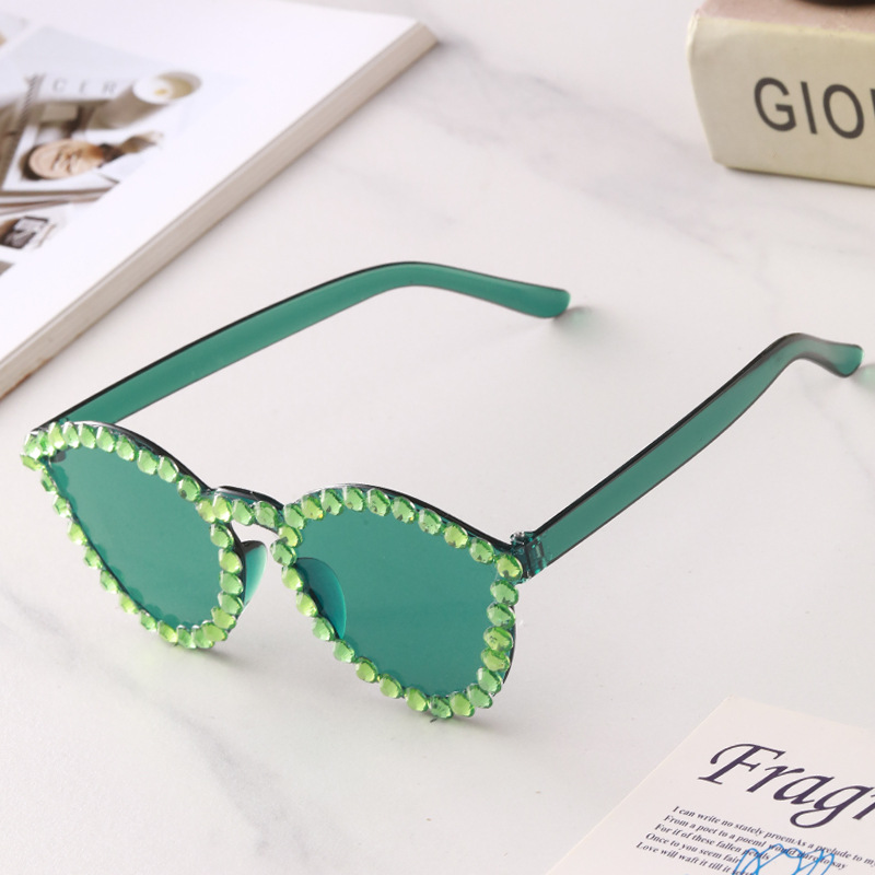 Nuevos productos transfronterizos puntuales manuales gafas de sol coloridas SUNGLASSES gafas de sol de fiesta gafas de moda personales para mujeres