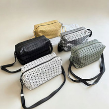 ��լ��Ůͬ����z�R�����׺�������C�����e���s�μ�б�����^��