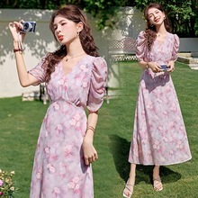 法式复古碎花连衣裙2025夏新款V领泡泡袖连衣裙气质女人味长裙子