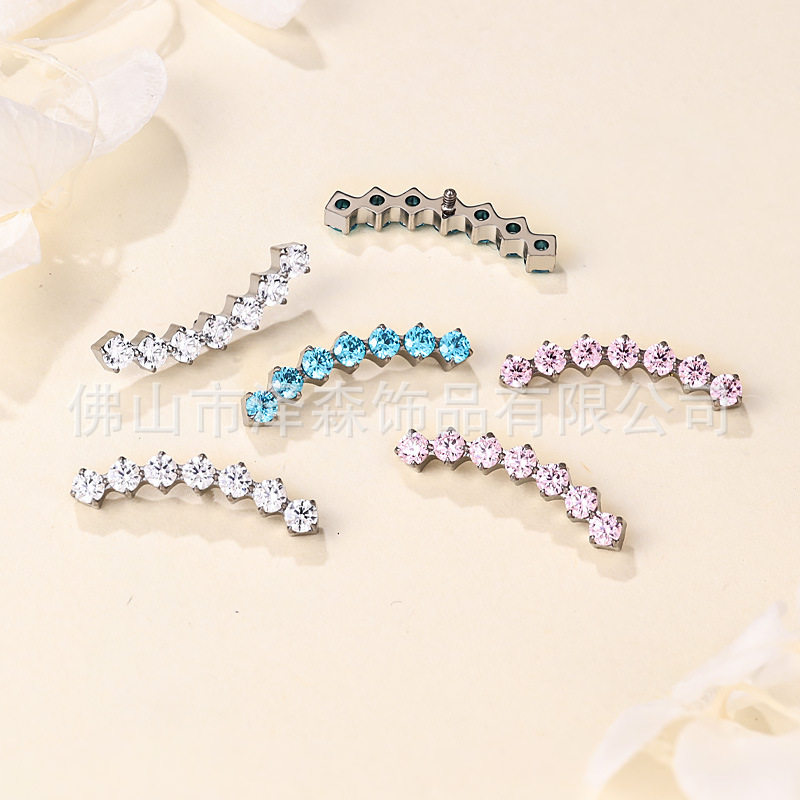 Silver pointed spike labret stud material detail