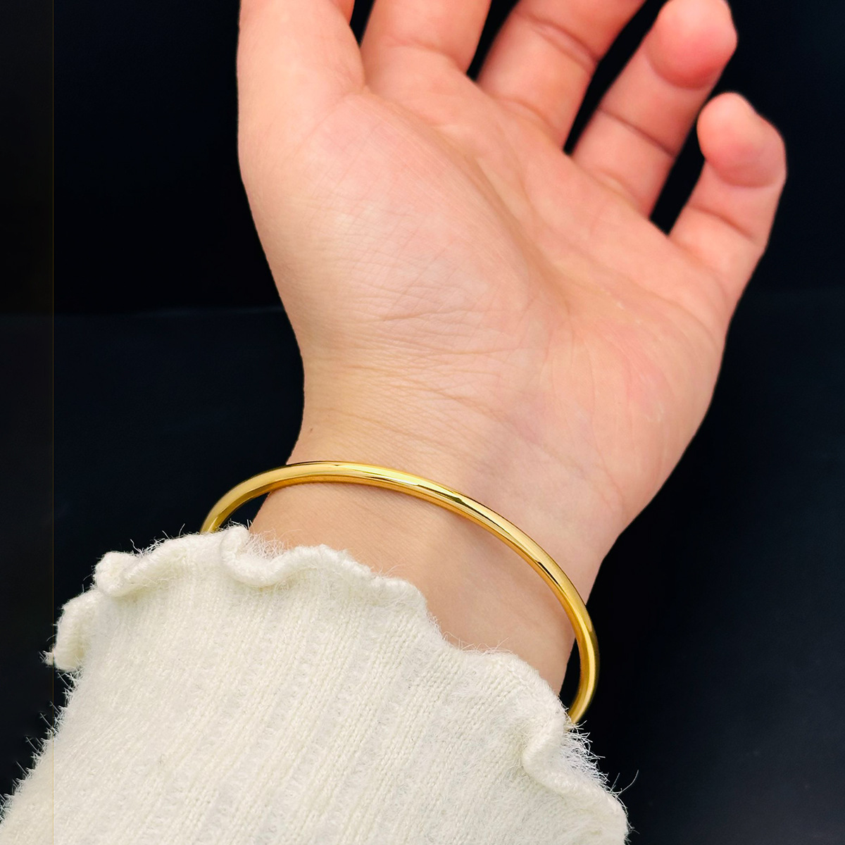 Lleno de peso, herencia de métodos antiguos sólidos, brazalete de oro nacional que no se desvanece, joyería de pulsera de acero de titanio simple femenino