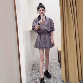 法式优雅2026早秋新款女装紫红色格纹衬衫式翻领长袖短款连衣裙