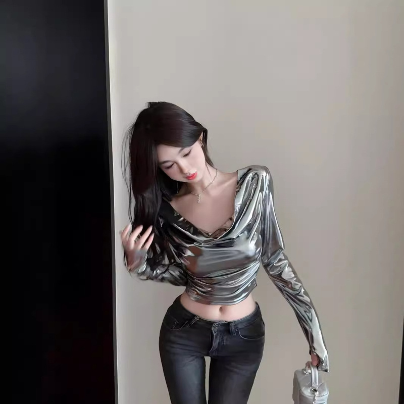 Trendy Slim-Fit Short Top with a Unique Design, Long Sleeves, and a Stylish Neckline for a Sexy Look 1039 Slim-Fit Style Trendy Slim-Fit Short Top with a Unique Design, Long Sleeves, and a Stylish Neckline for a Sexy Look 1039 Slim-Fit Style