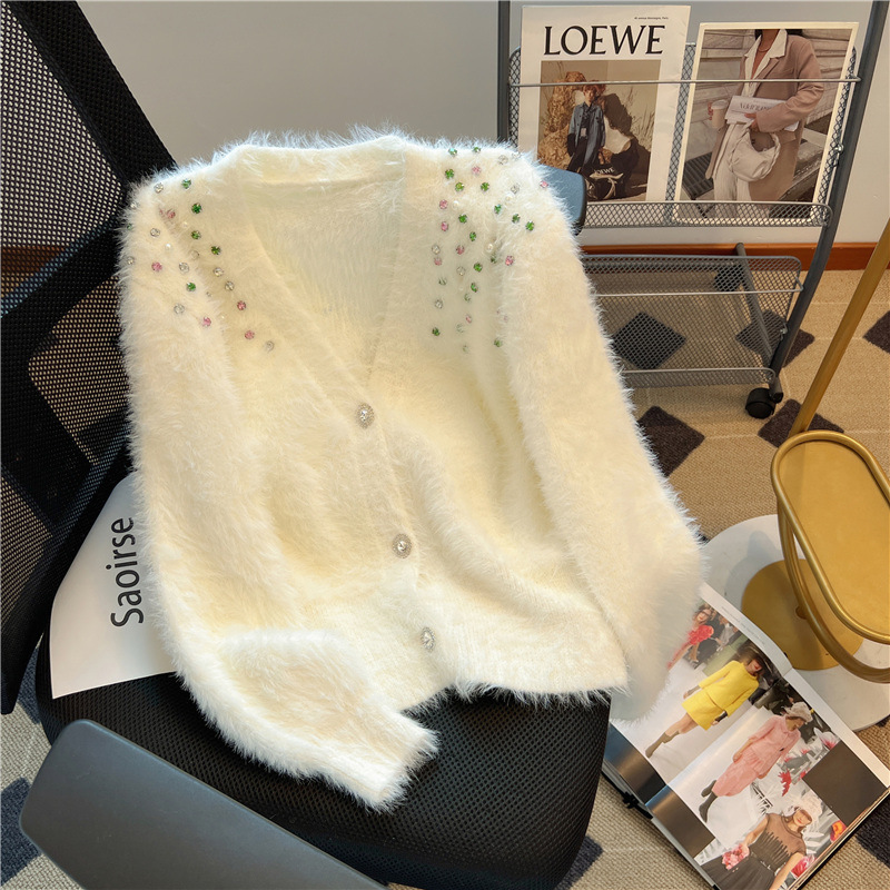 Heavy-duty beaded Chanel-style knitted cardigan for women, new autumn/winter style, chic short style, rhinestone-embellished mink fleece sweater coat.